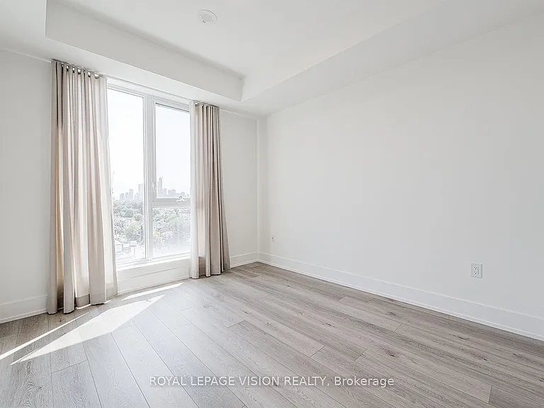 858 Dupont St #728 — Photo 31