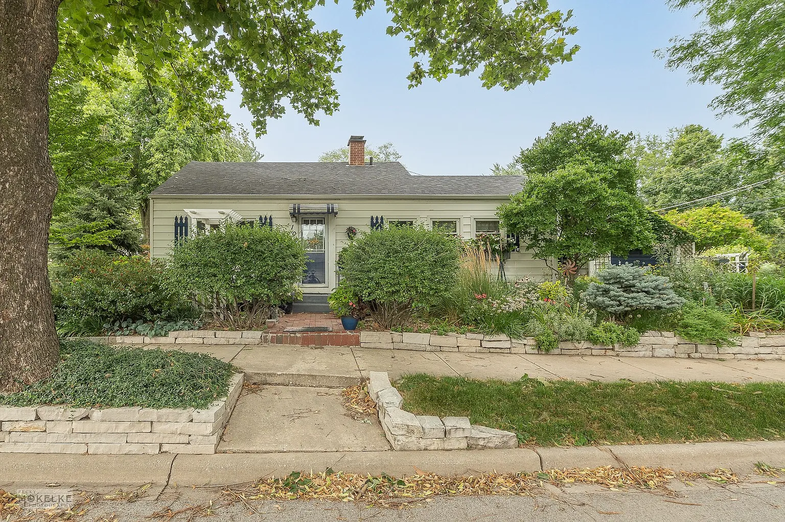 100 Park Dr photo 1