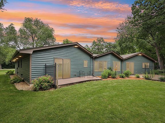 3rd image of 38295 Golf Ave