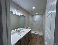 820 Redwood Ave #4 — Photo 3
