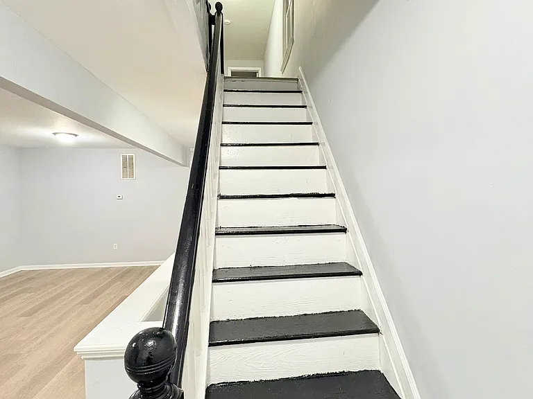 4021 Parkside Dr — Photo 26
