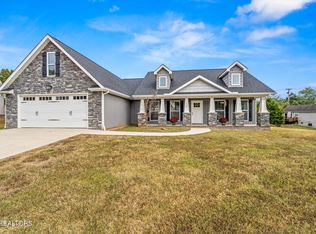 110 Billie Tackett Ln, Clinton, TN 37716