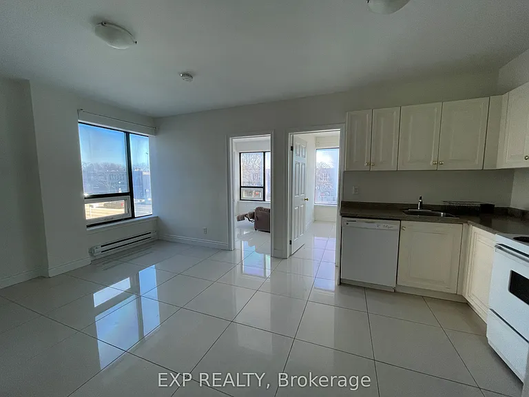 258 Lakeshore Rd E #202 — Photo 6