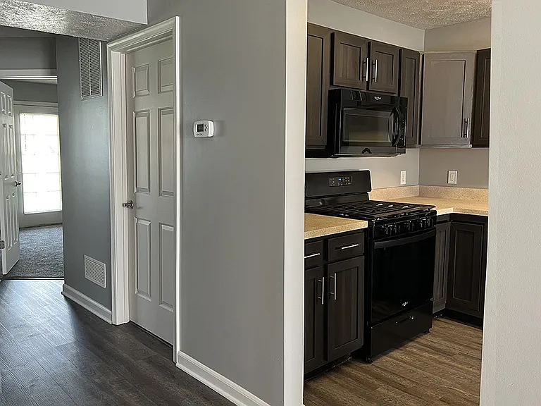 Buttonwood Gardens Apartments — Photo 20