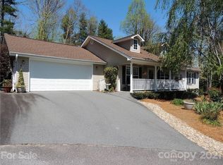 2980 Middleton Pl, Hendersonville, NC 28791