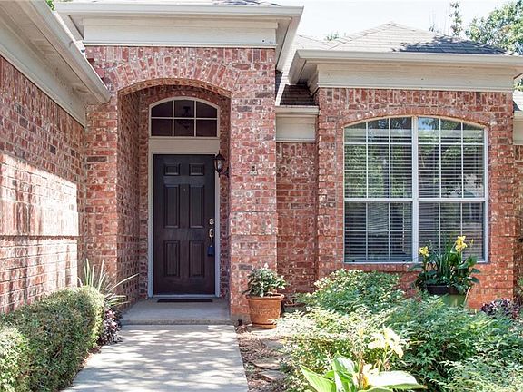 2nd image of 2613 Creekhaven Dr
