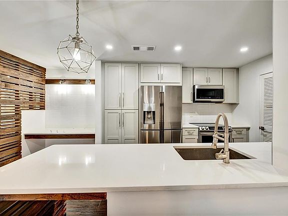2nd image of 501 Granville Ct
