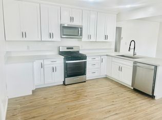 312 W 220th St, Carson, CA 90745