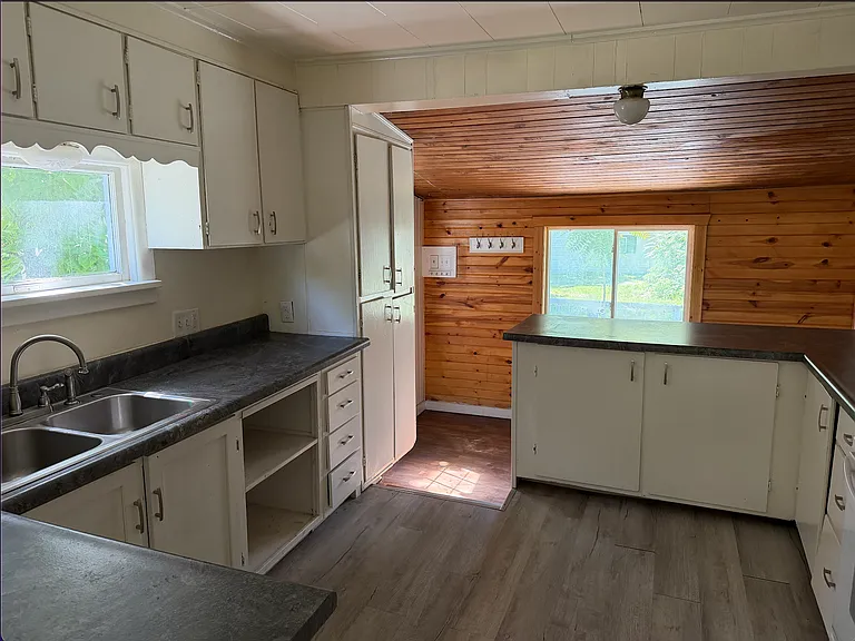302 E Briggs Ave #1 — Photo 2