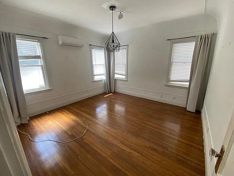 1831 Kelton Ave #1/2 — Photo 16
