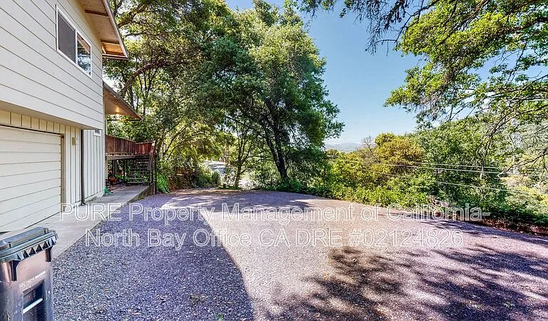 1580 Madrone Dr — Photo 29