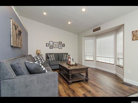 5th image of 3253 S Marcrest Dr
