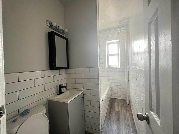 3rd image of 3139 Kennedy Blvd