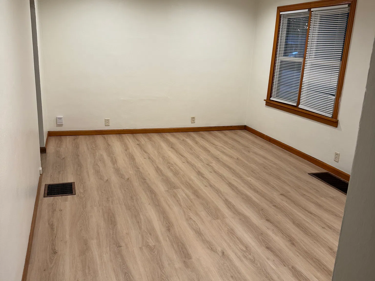2 bed, 864 sqft, $1,225 — Photo 2