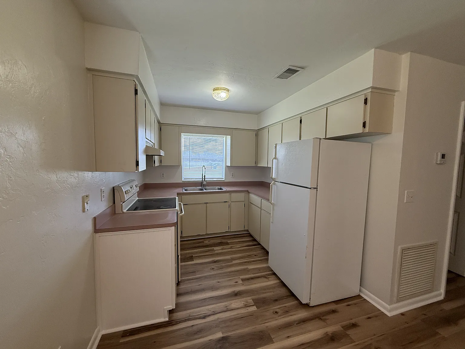 510 Northwest 12th Drive - 1 — Photo 4