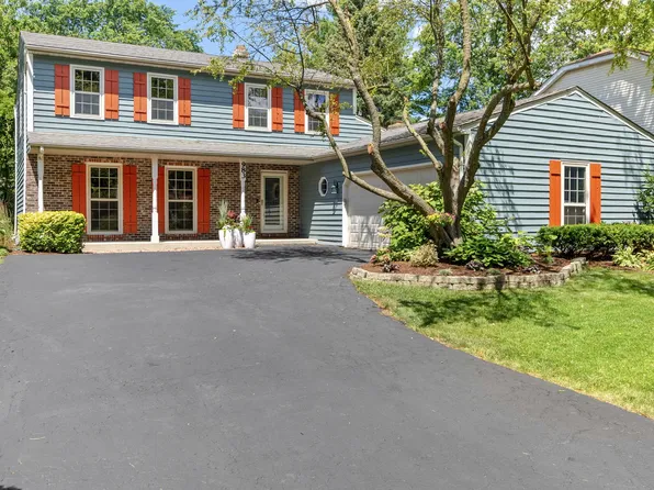 983 Creekside Cir, Naperville, IL 60563