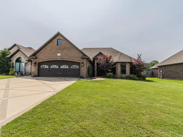 1906 Walnut Valley Dr, Paragould, AR 72450