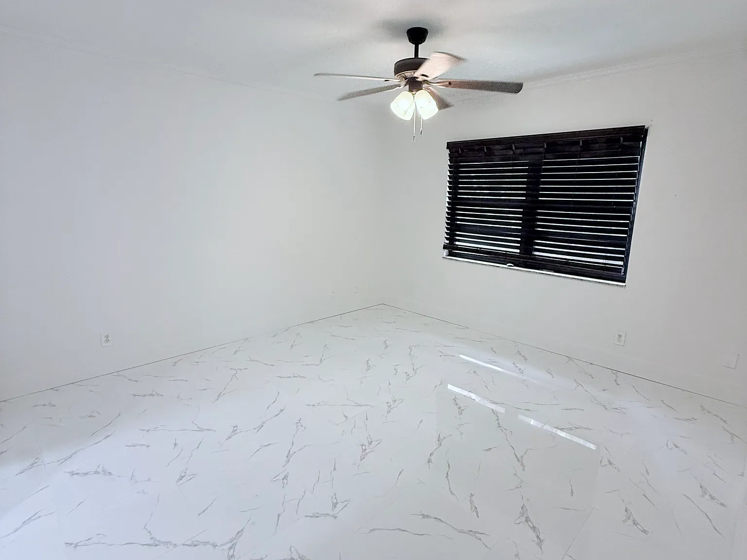 2 bed, 936 sqft, $2,300 — Photo 4