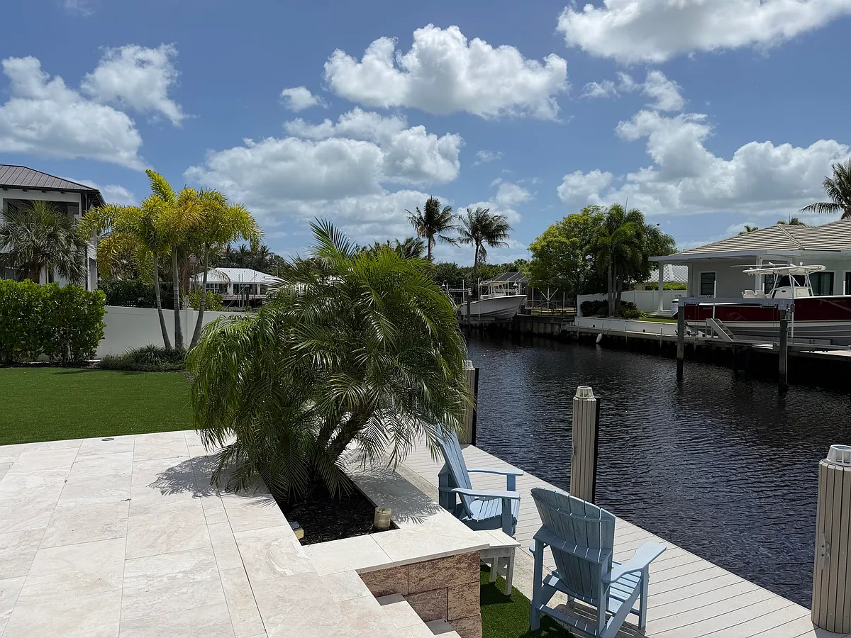 Building Photo - 16 Leeward Cir