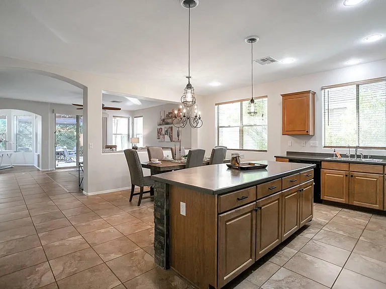 3109 W Via De Pedro Miguel — Photo 8