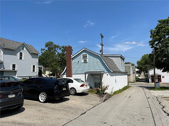 4th image of 405 Hillis St