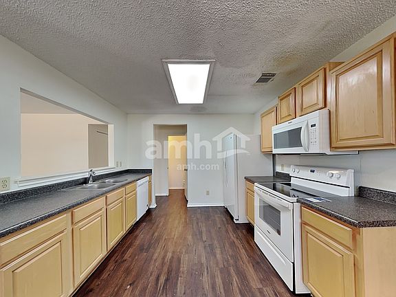 3rd image of 8334 Tavern Point