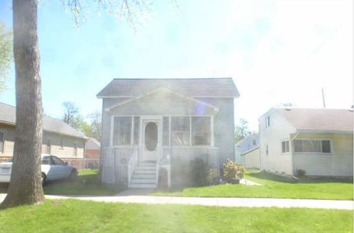 2nd image of 413 S Hampton St