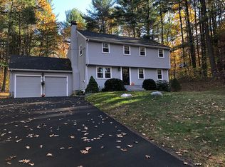 92 Hill St, Topsfield, MA 01983