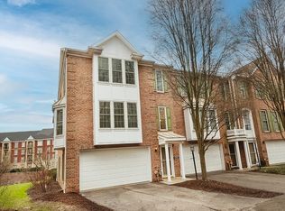 125 Chapel Harbor Dr, Pittsburgh, PA 15238