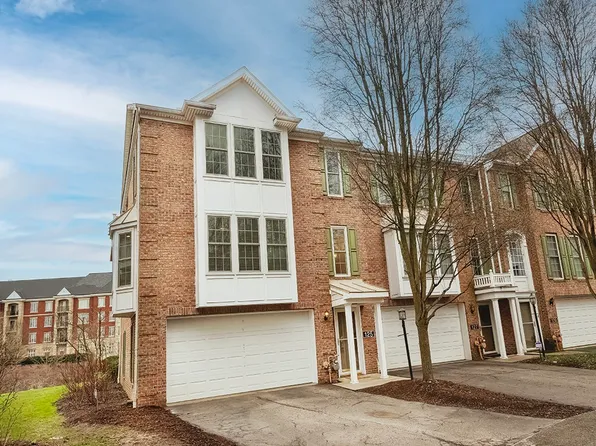 125 Chapel Harbor Dr, Pittsburgh, PA 15238