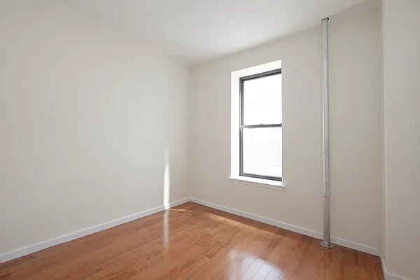 Rented by R New York | media 23