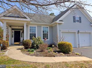 72 Pond View Cir, Barnegat, NJ 08005