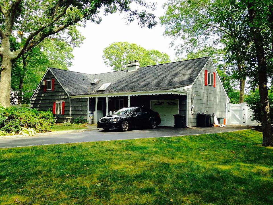 1st image of 15 Lakeside Dr