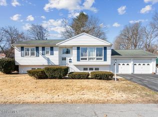 5 Hessian Dr, Schuylerville, NY 12871