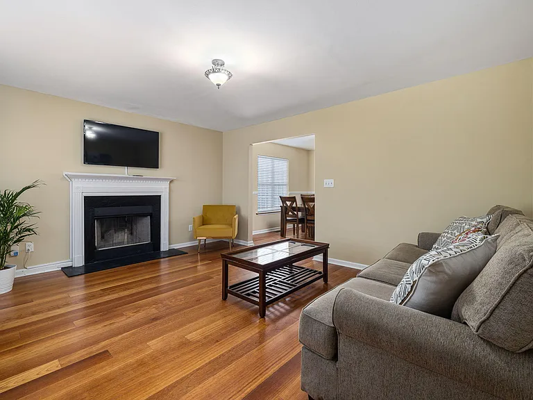 208 Texanna Way — Photo 7