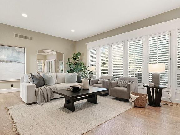 4th image of 15145 Mohawk Cir