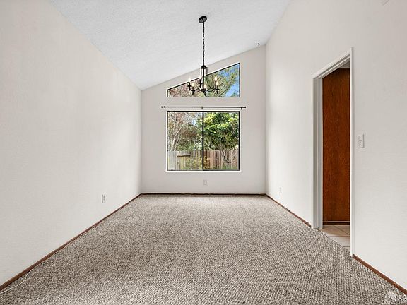 3rd image of 2085 Sea Cliff Way