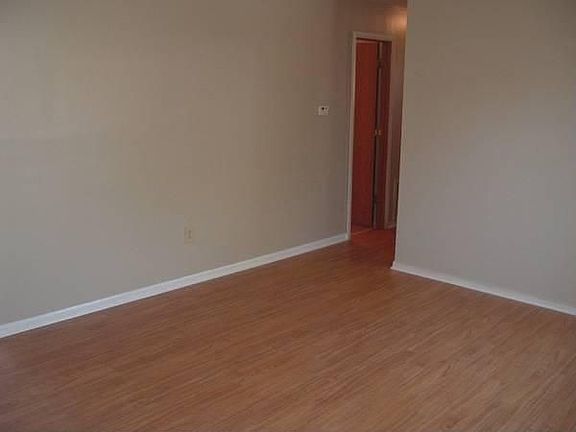 3rd image of 3973 Carlton Ave