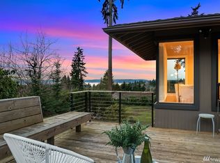 9231 NE 26th St, Clyde Hill, WA 98004