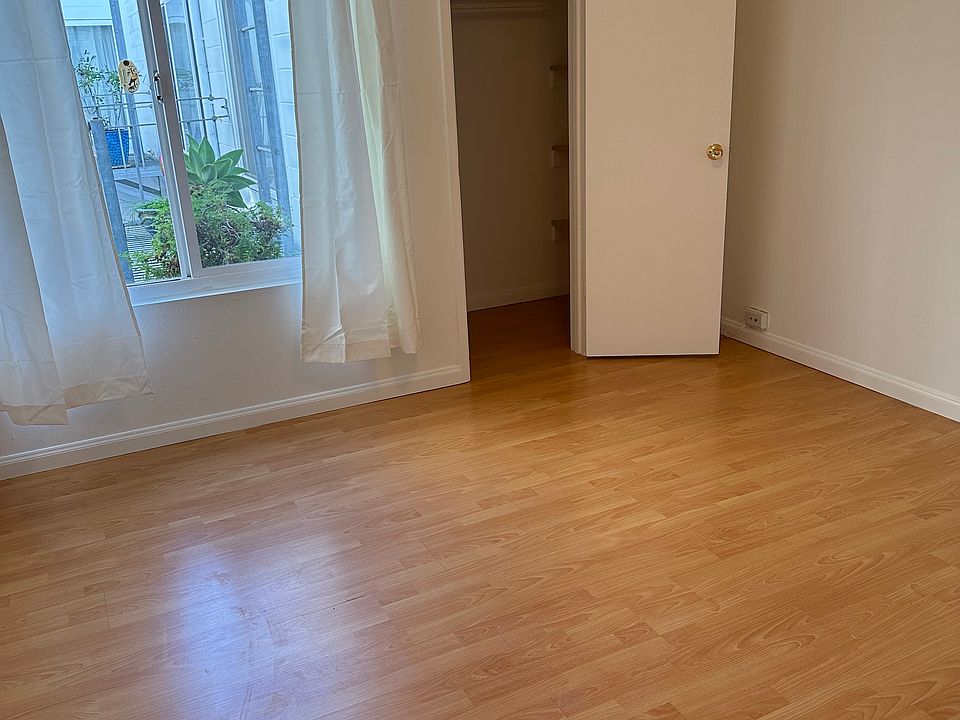 Back Bed Room with Plant