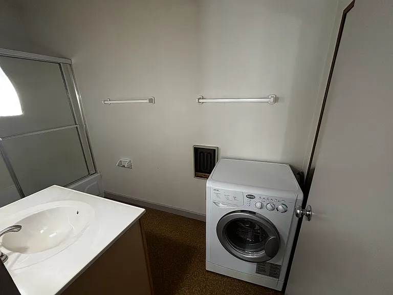 319 N Park Ave — Photo 5