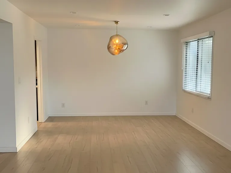 6847 Haskell Ave #1 — Photo 2