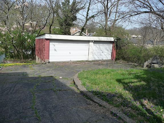 3rd image of 1261 McKeone Ave