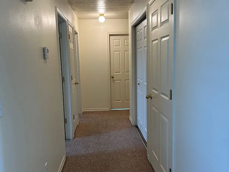 465 Taft — Photo 35