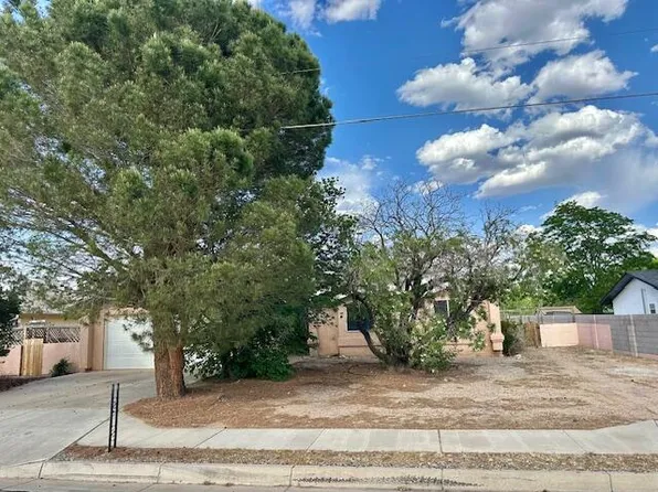 10704 Olympic St NW, Albuquerque, NM 87114