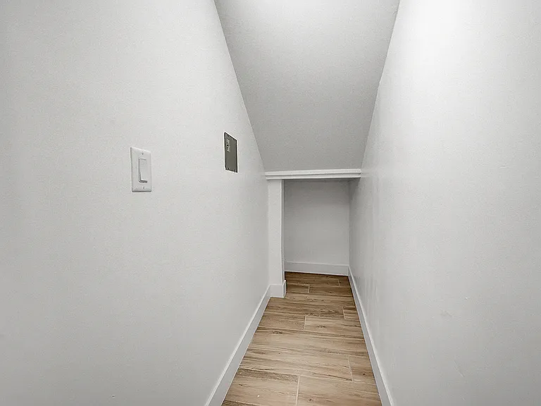 1584 Meade St — Photo 32