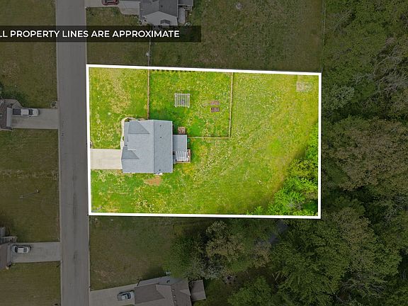 3rd image of 1355 Holden Dr