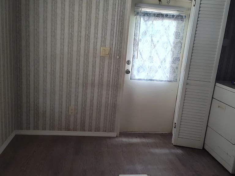 1832 NW 46th Cir — Photo 9