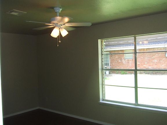 5th image of 2118 E Harlow Pl