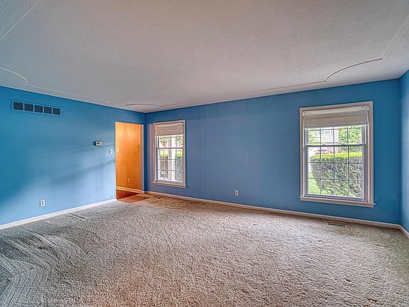 5th image of 8144 Beech Dr